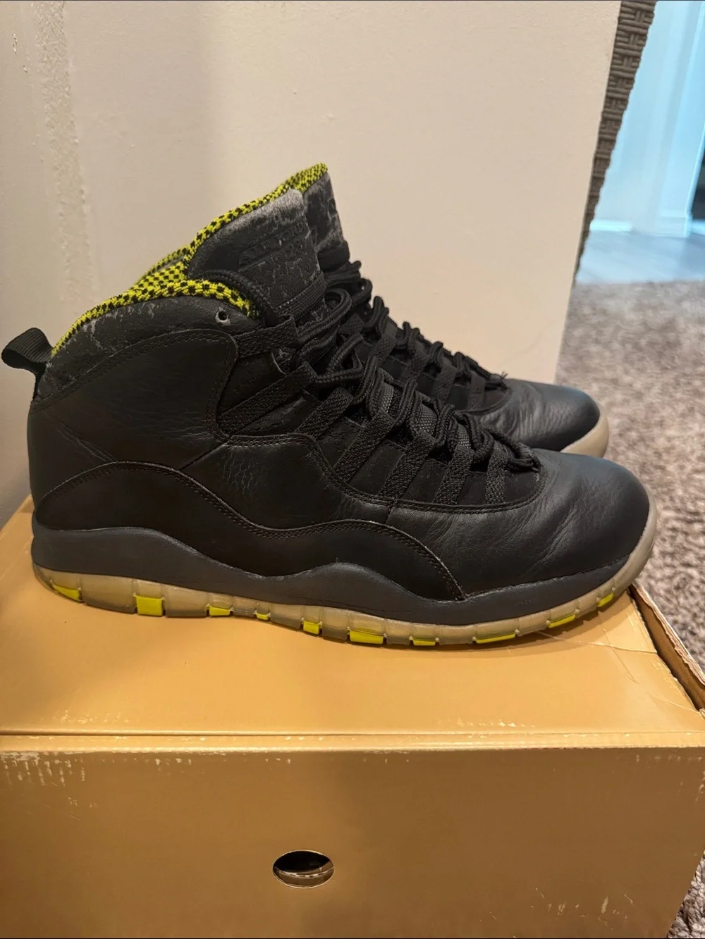 Jordan Men's Black and Yellow High-Top Sneakers